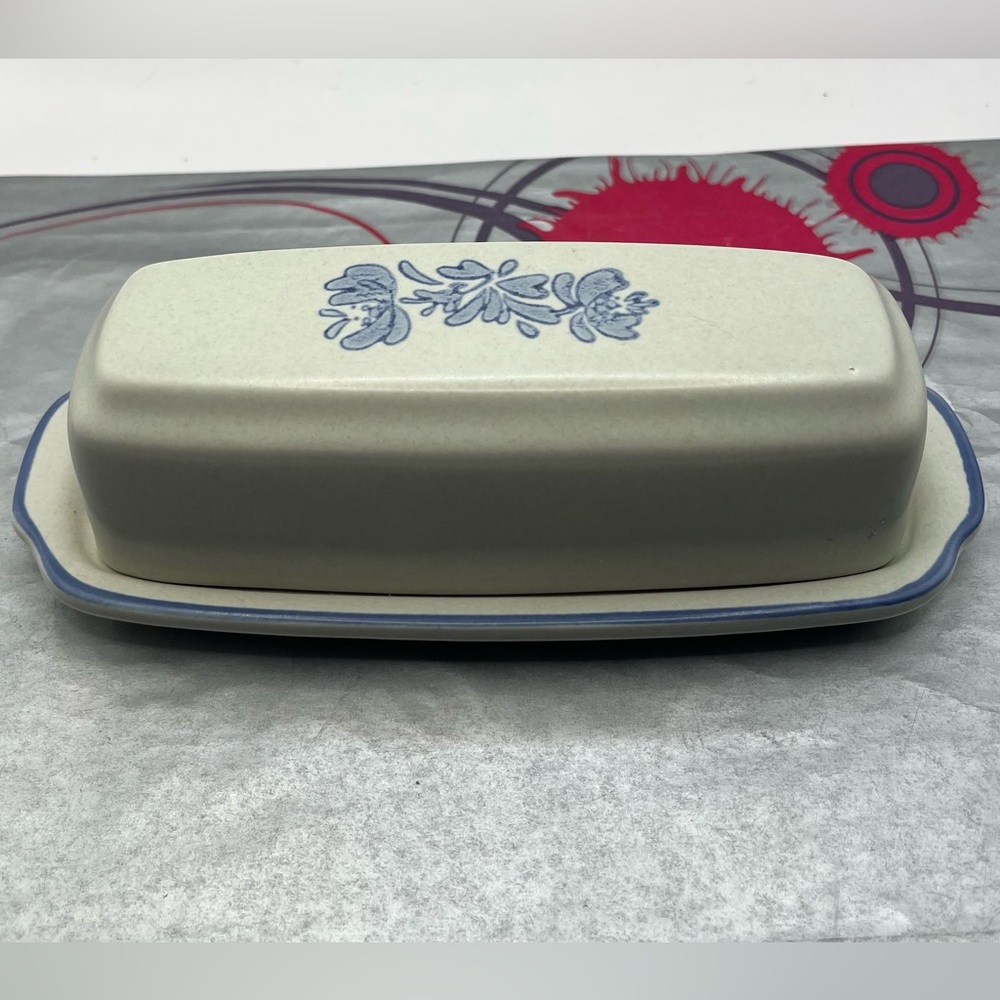 Pfaltzgraff Discontinued Yorktowne Pattern Butter Dish GUC
